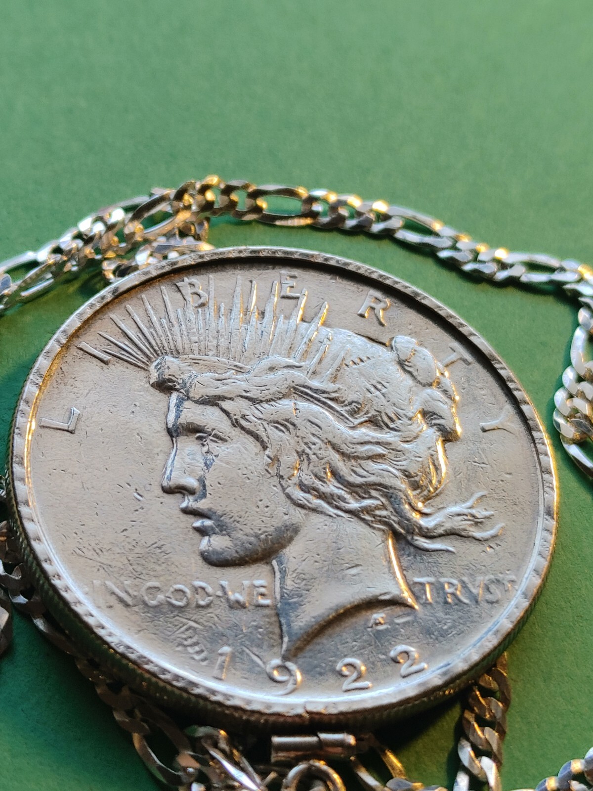 1922 Peace Liberty 900 SILVER DOLLAR Pendant 22″ 925 STERLING Chain & GIFT BOX