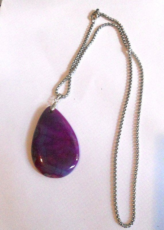 AGATE Pendant Purple teardrop 50x33mm on silver chain 20″long