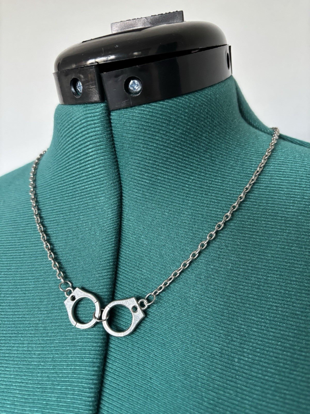 Novelty Silver-Tone Handcuffs Set Seattle Working Mini Cuffs Keychain & Necklace