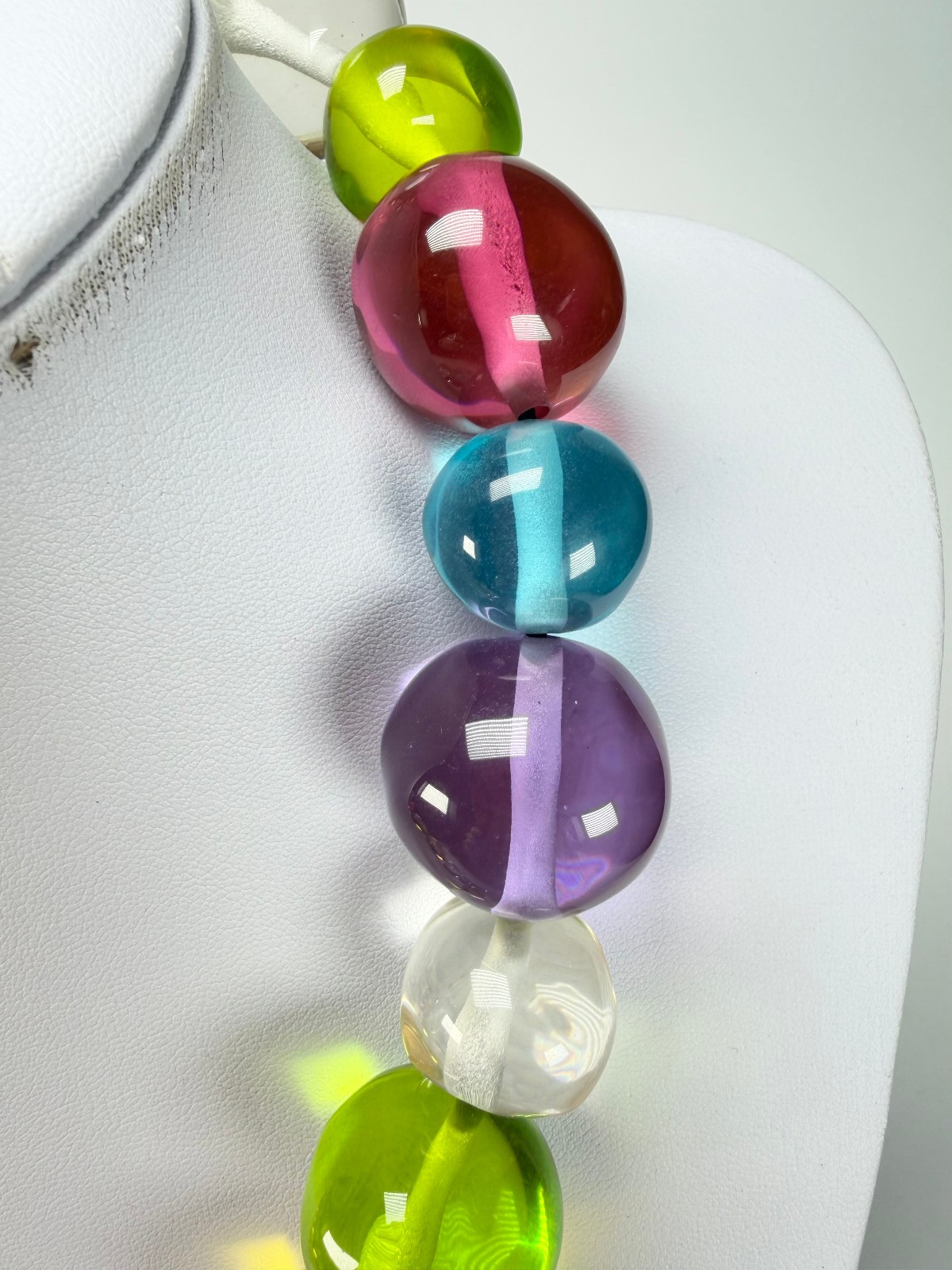 Jackie Brazil “Large Spheres” Transparent Paris Mix Short Abstract Necklace 50cm