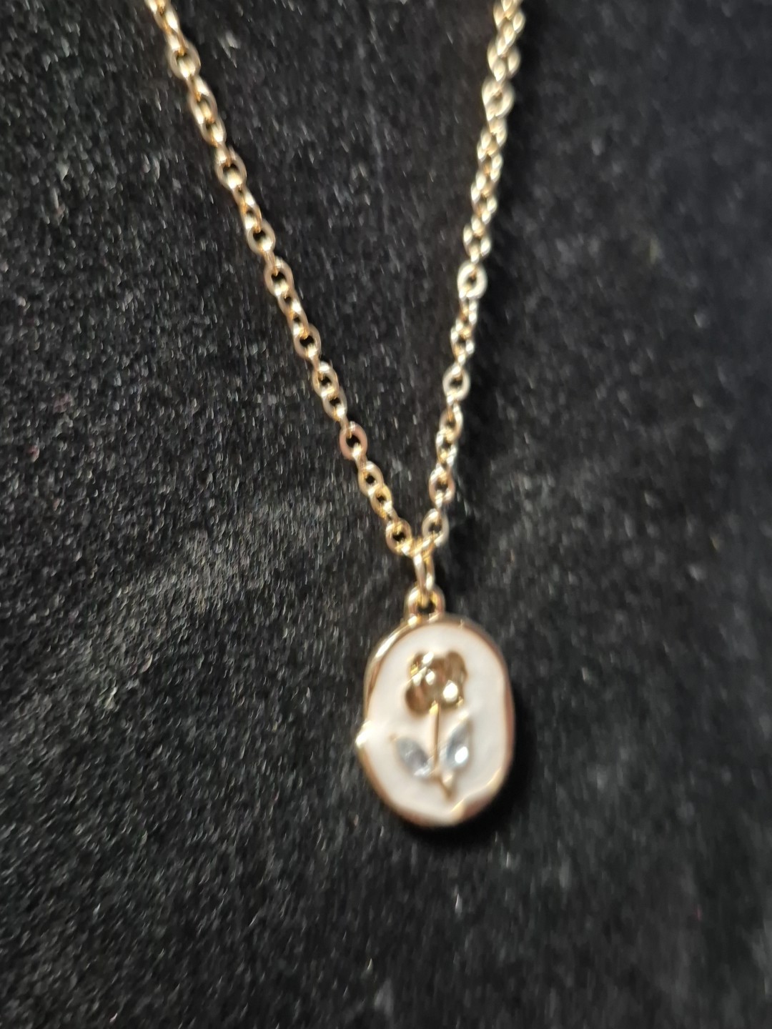 Gold Tone Rose Pendant Adjustable Fashion Necklace 15″-17″