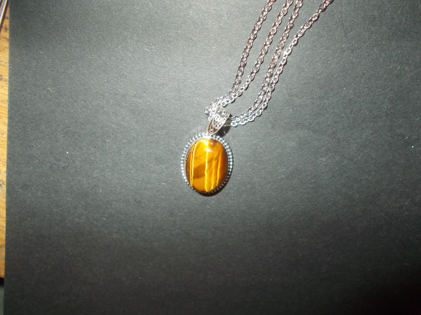 Beautiful Tiger Iron Pendant & 18″ Necklace! FREE SHIPPING IN THE USA!