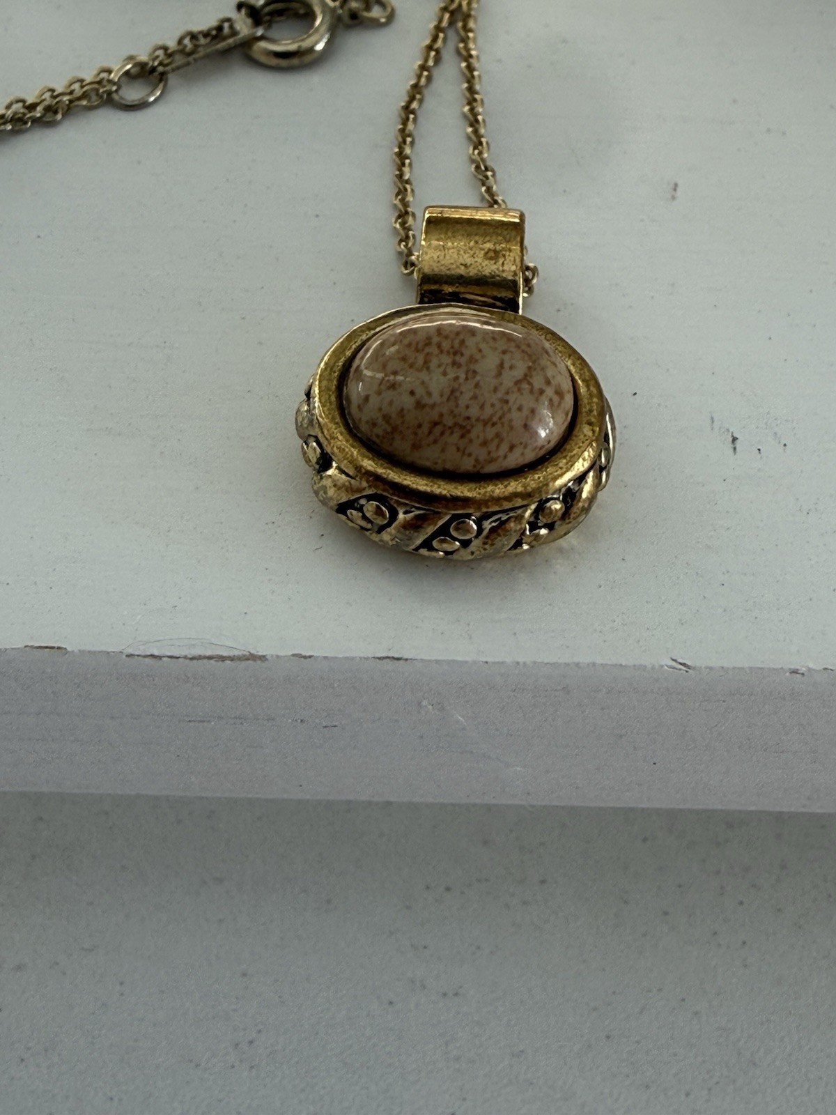 Vintage Roman Gold Tone Oval Stone Pendant Necklace Classic Signed Retro
