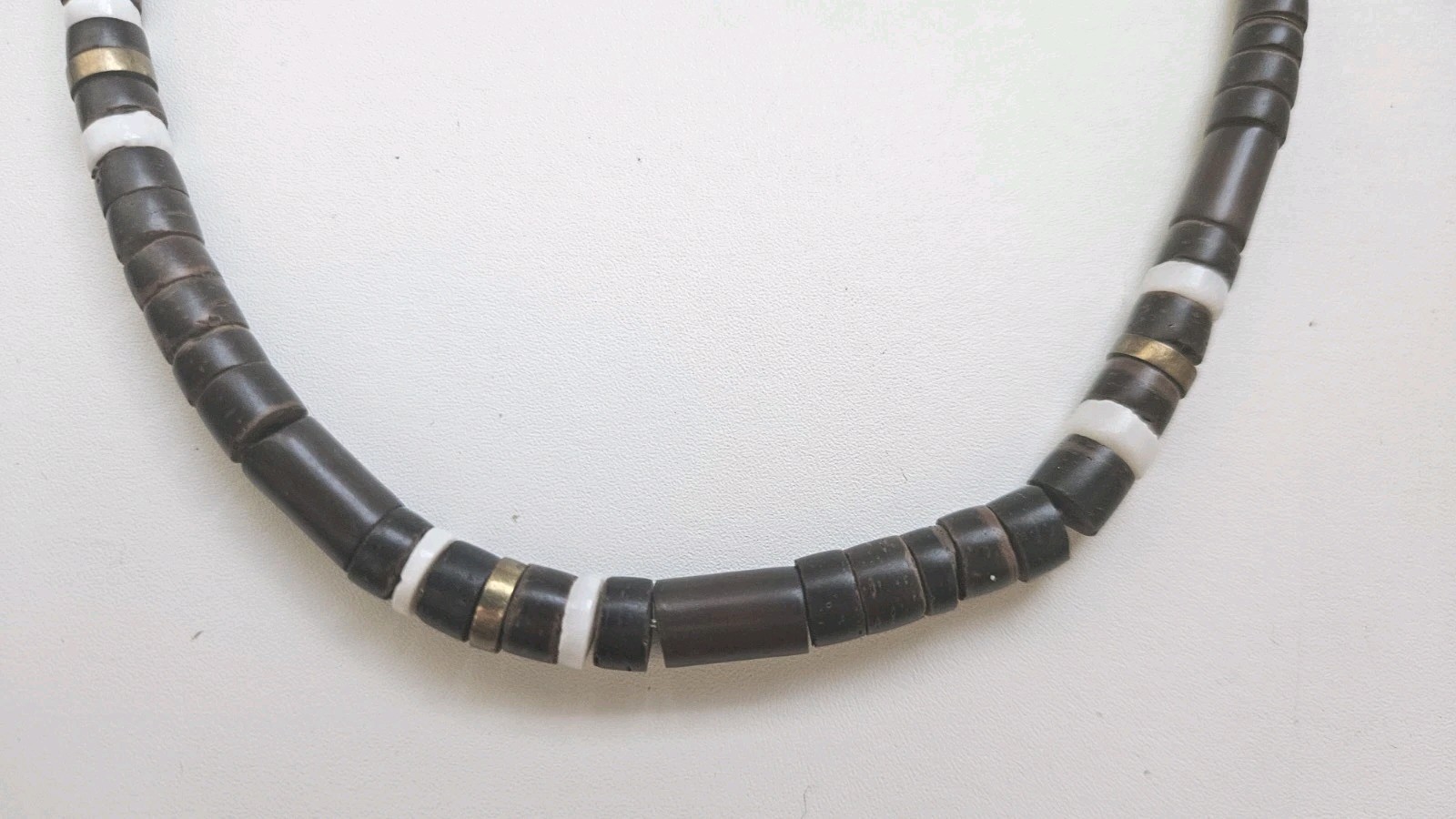Vintage Heishi Bead Necklace Crescent Moon Pendant Tribal Boho Southwestern 18″