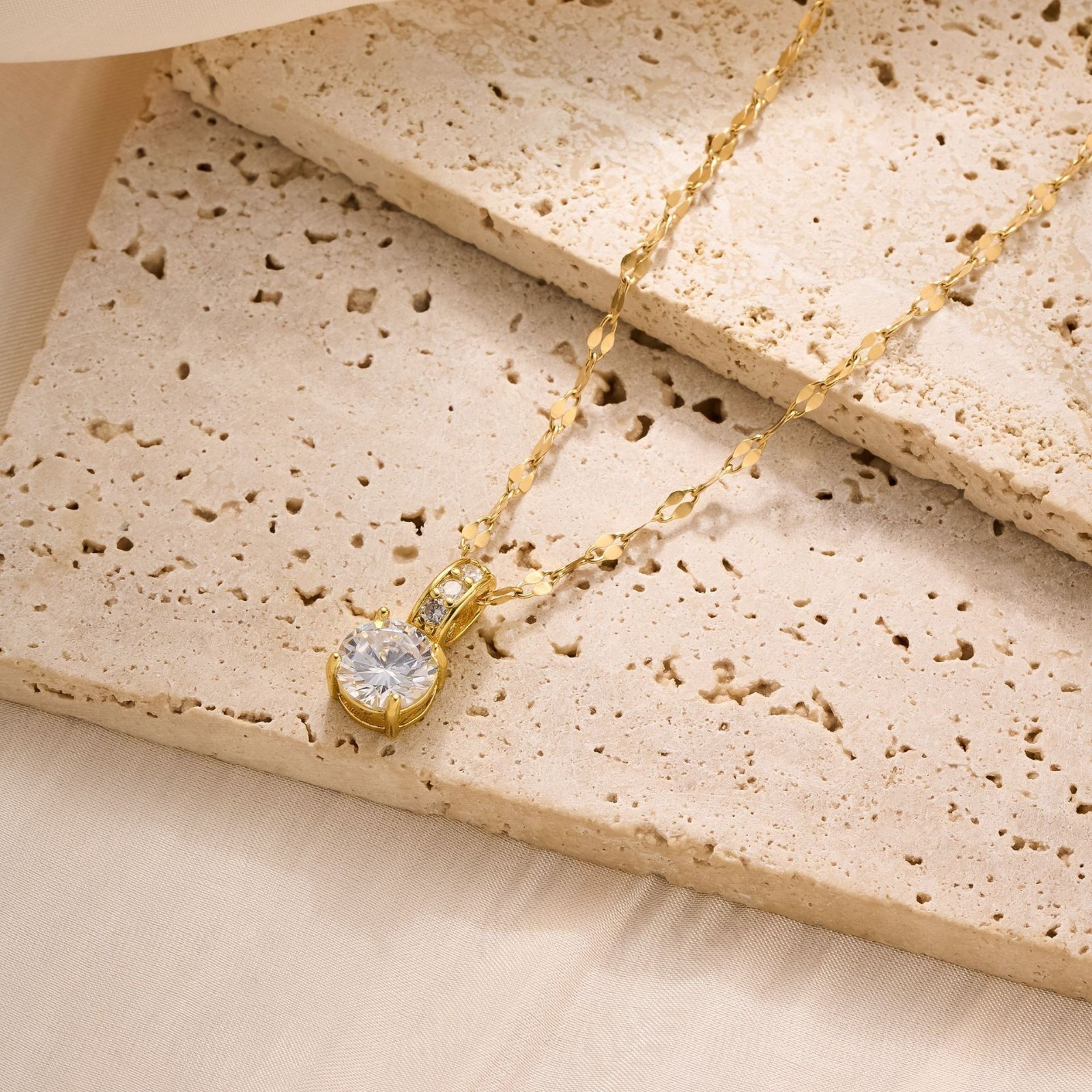 Fashion Woman Classic 18K Gold Plated CZ Pendant Chain Necklace Anti-tarnish