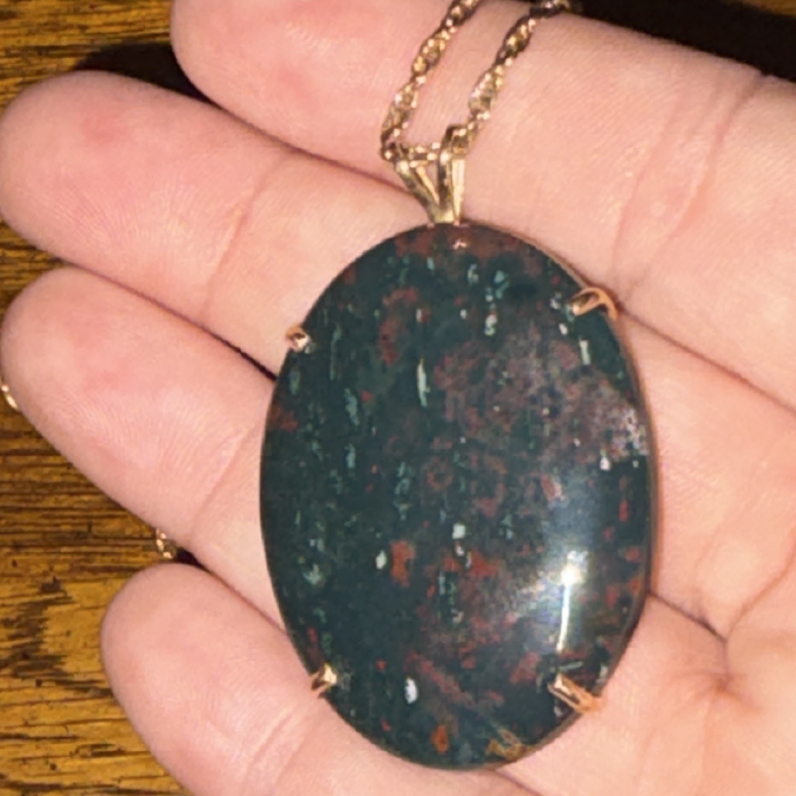 Vintage 100% natural bloodstone pendant necklace w/ 18” chain magnetic clasp