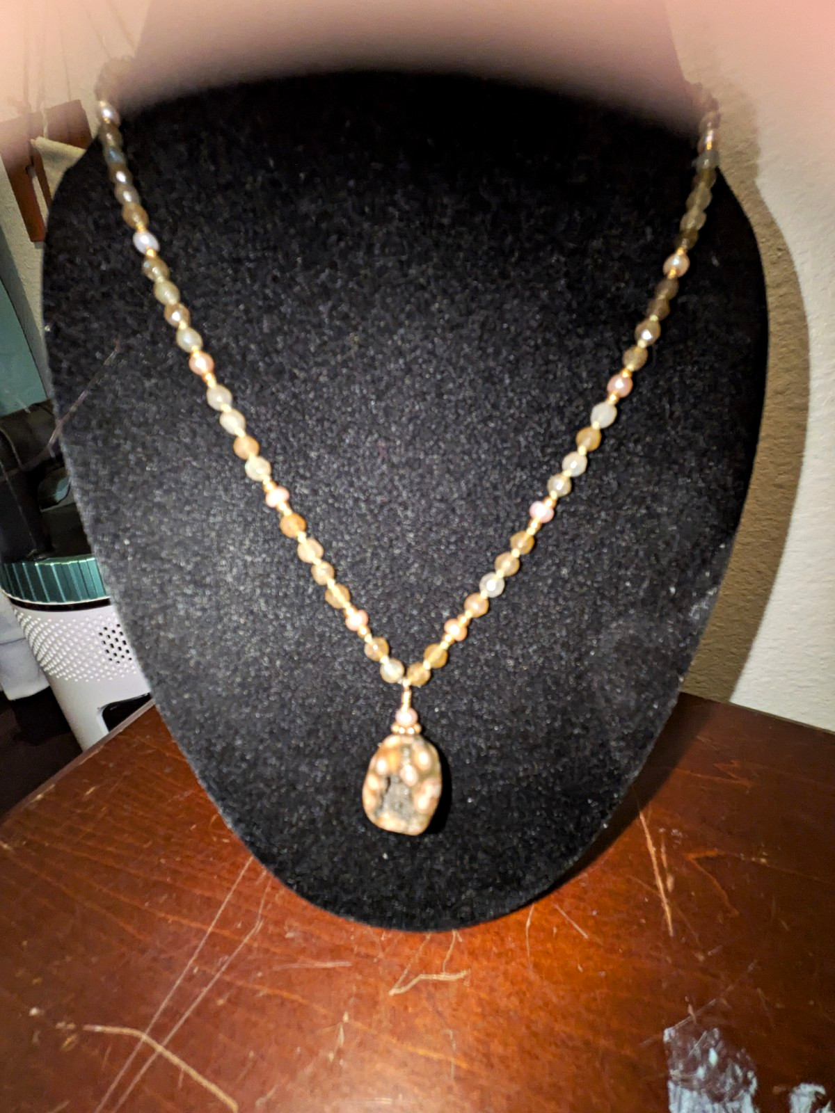 Brown Oval Stone Pendant Beaded Ball/Bead Chain Necklace Undated Era