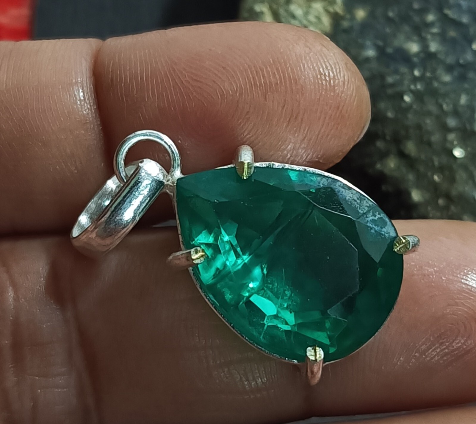 Certified 32.75 Ct Stunning Emerald 925 Solid Silver Pear Cut Pendant Gemstone