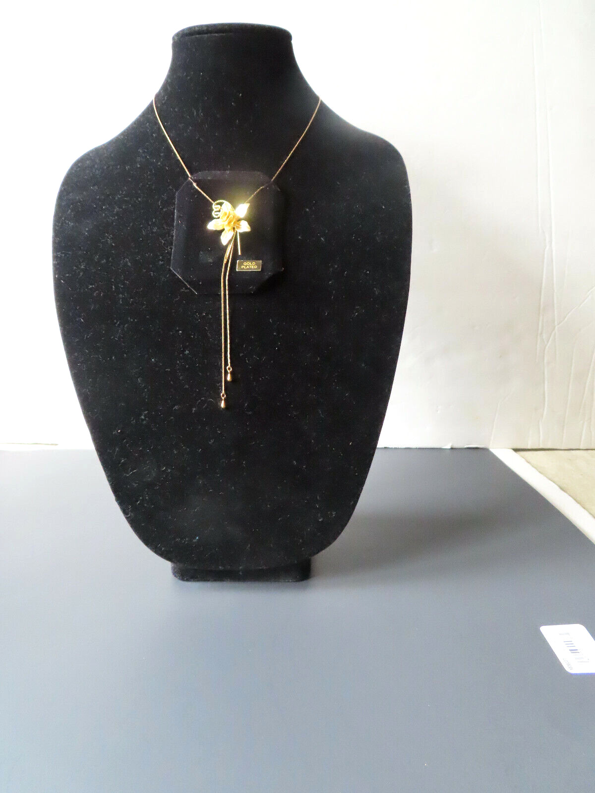 Gold Plated Adjustable Chain Necklace with Flower. FREE SHIPPING IN USA