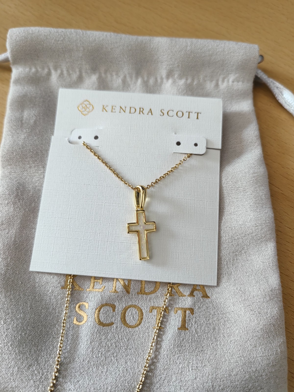 ✨🕊️Classic Cross Natural Mother of Pearl Pendant Gold Pearl Pendant Necklace