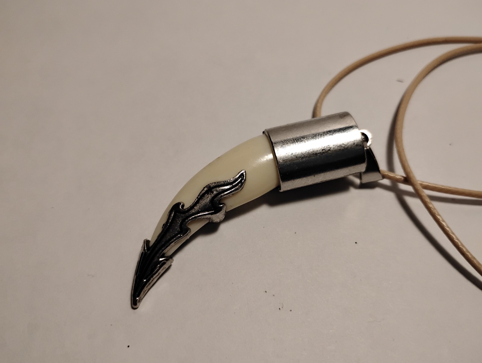 Ancient Looking Metal & Resin Wolf Tooth Pendant Necklace W/ 20 Inch Tan Cord