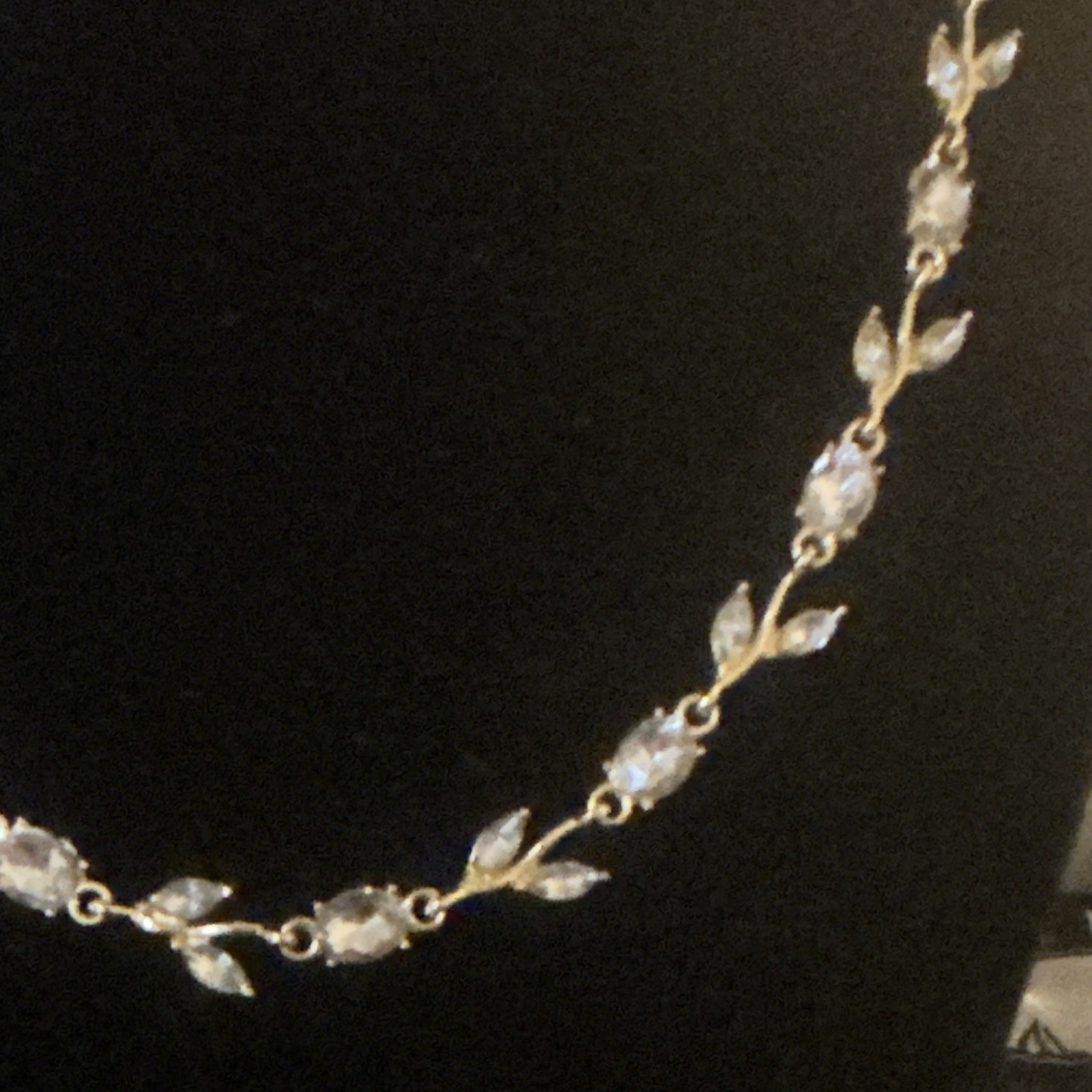 18” Gold Tone Link Chain Necklace Clear Crystal Floral Leaf Rhinestone Box Clasp