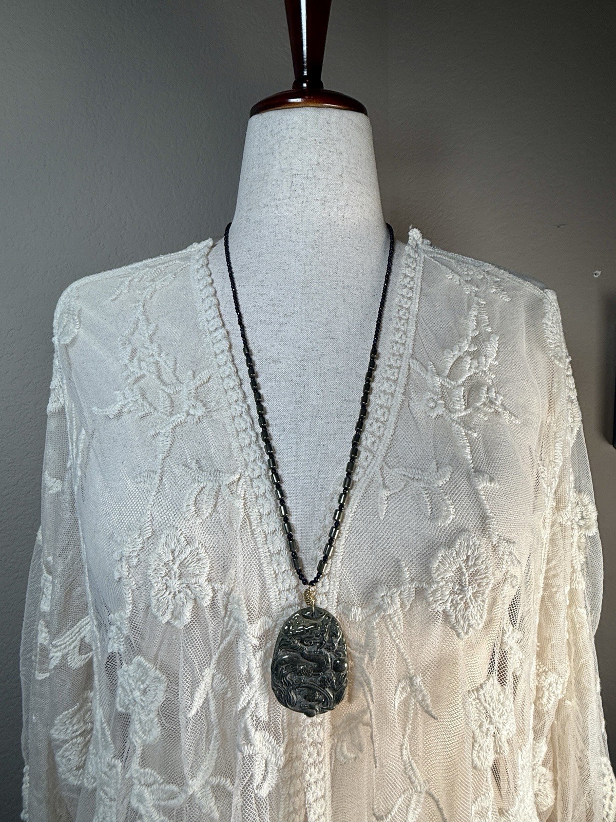 Dragon Pendant Necklace Black/Grey – Estate