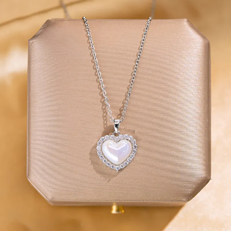 Elegant Shell Elk Necklace 18K Gold Plated Stainless Steel
