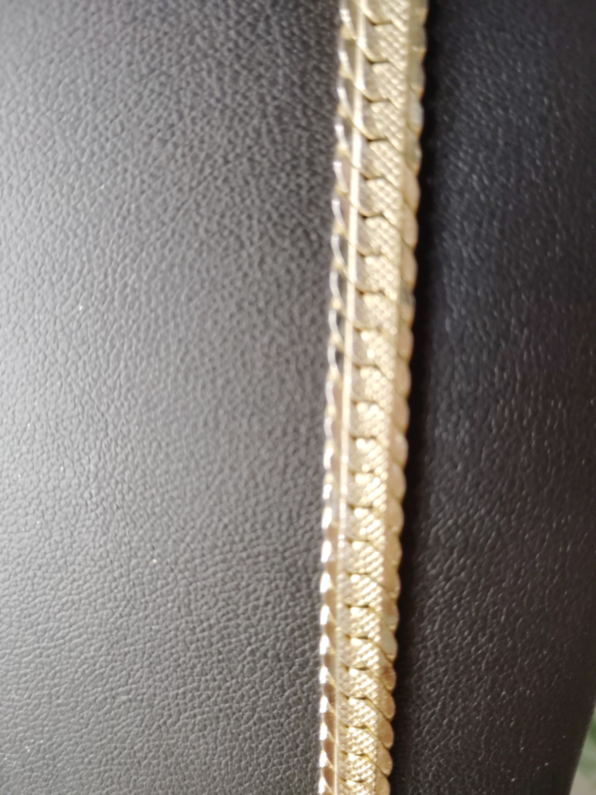 Gold Tone Herringbone Chain Necklace Lobster Clasp 19-24″