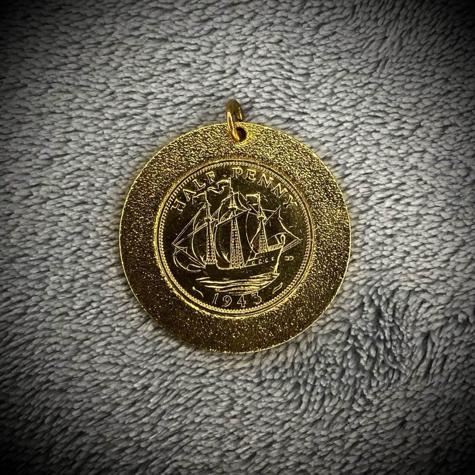 British Half Penny Coin – 1943 – George VI – Gold-Plated Pendant
