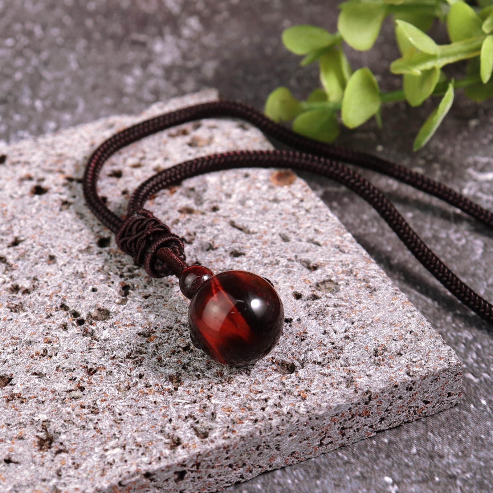 Natural Red Tiger’s Eye Stone 16mm Bead Pendant Necklace Healing Crystal Amulet