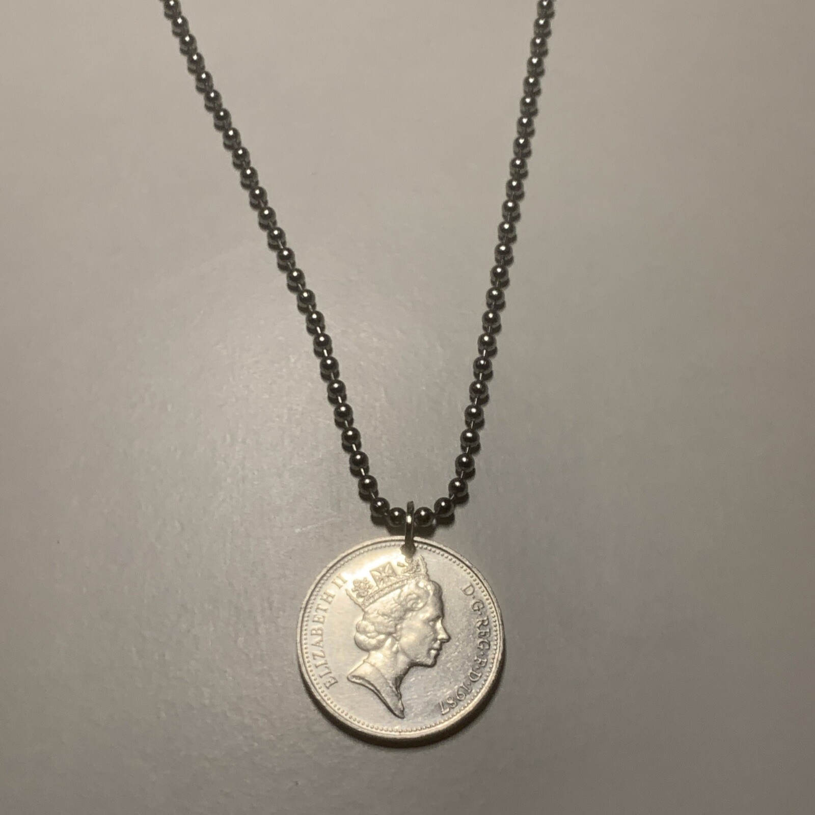 UK 5 Pence Coin Pendant Necklace. Elizabeth II 3rd portrait; large type. A1