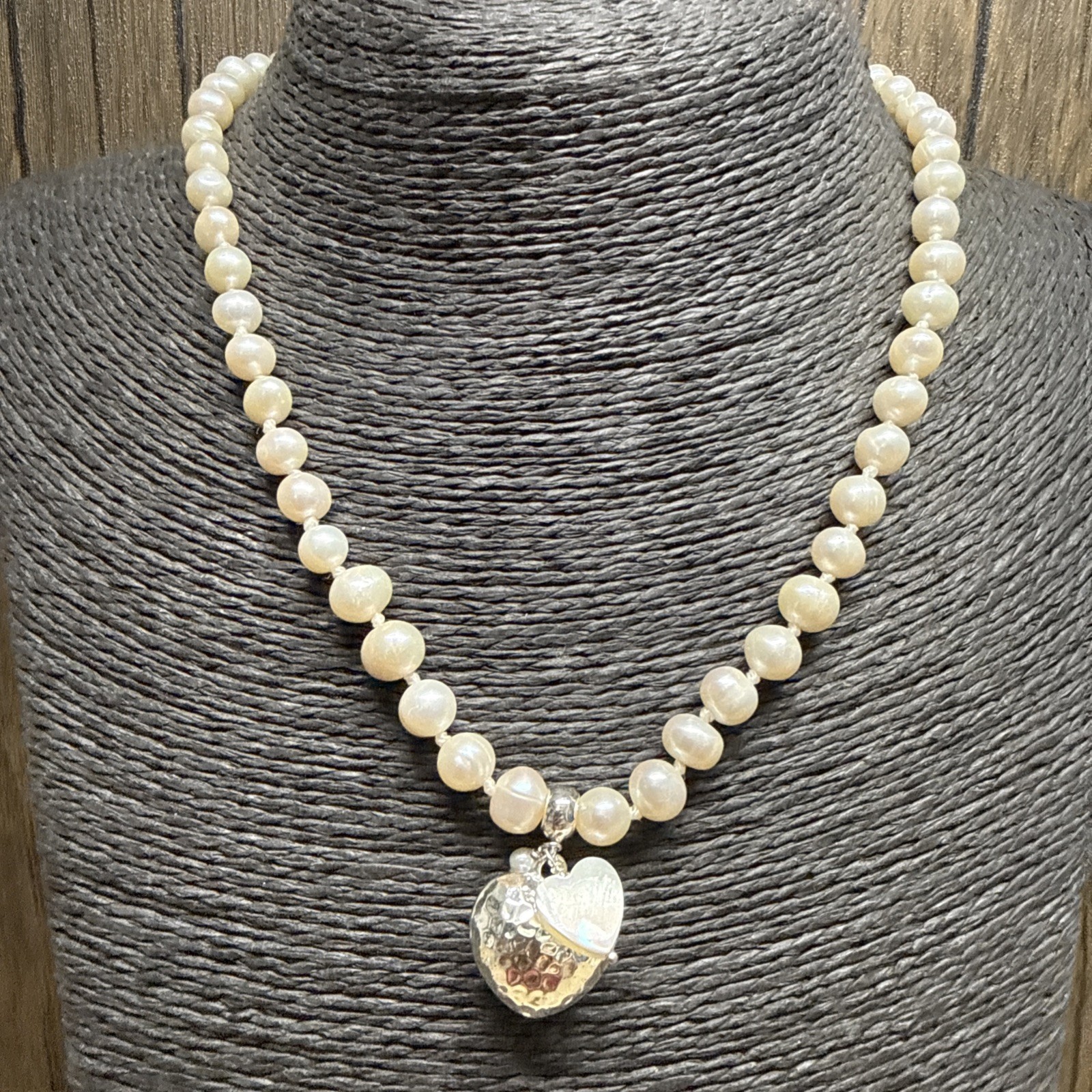 JOMA Jewellery Heart Pendant Necklace Silver Plate Real Pearls Pretty 46cm/18″