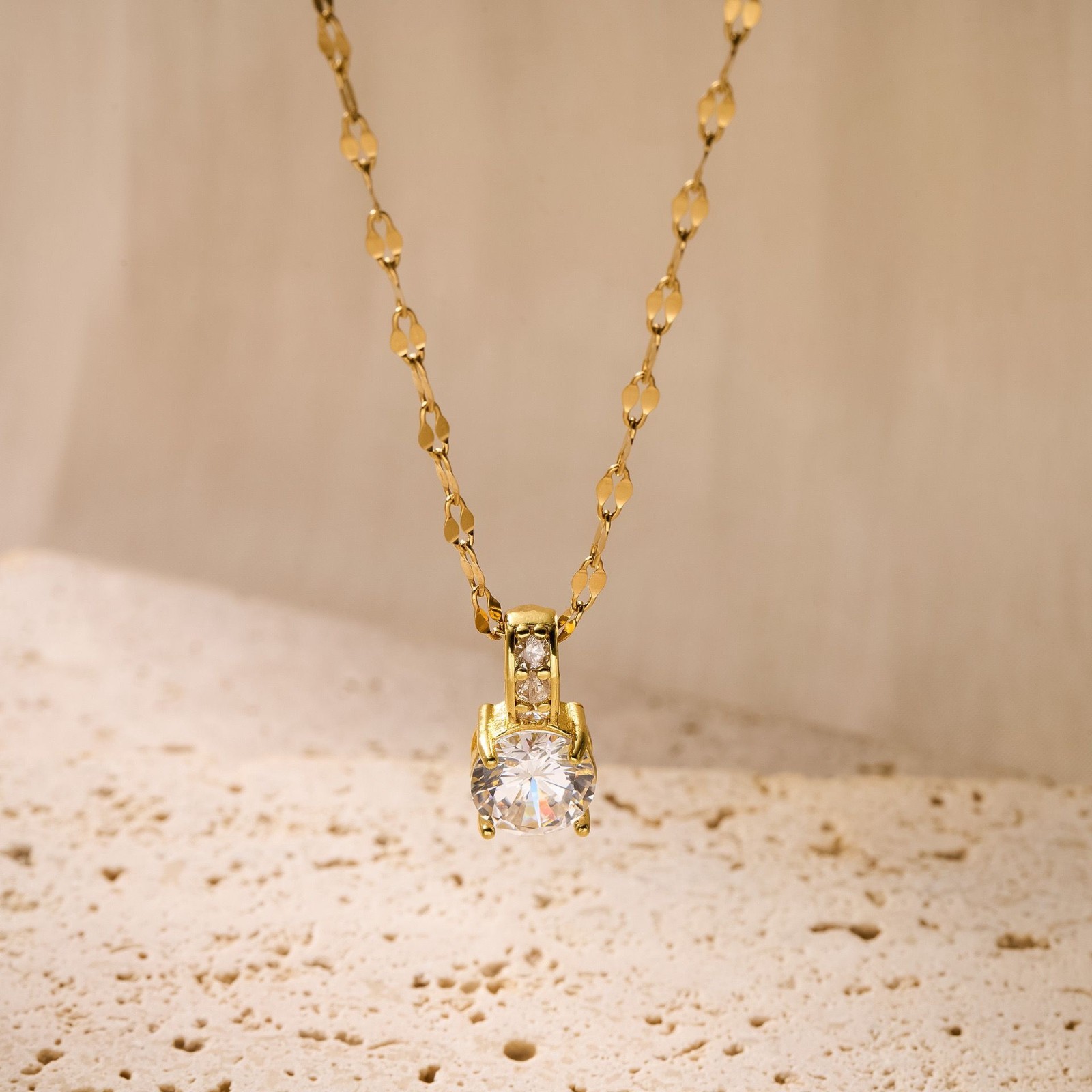 Fashion Woman Classic 18K Gold Plated CZ Pendant Chain Necklace Anti-tarnish