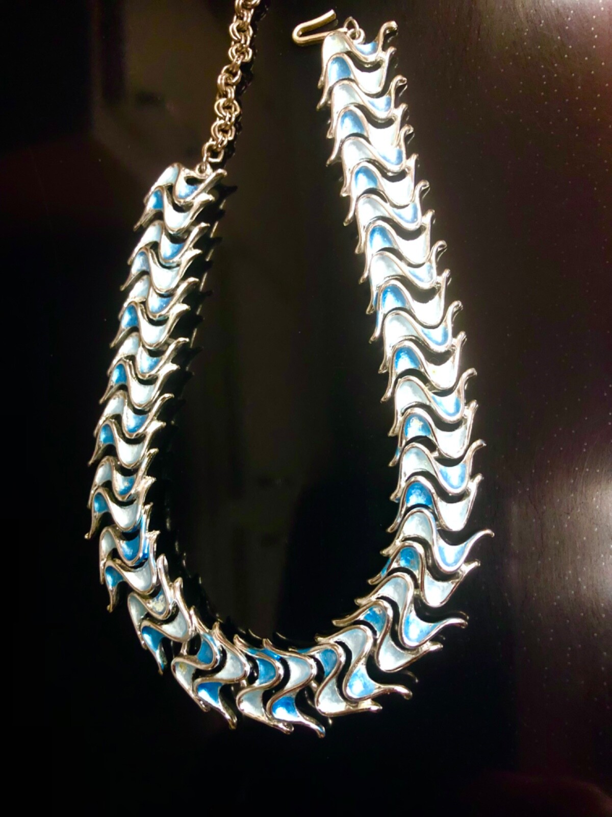 Necklace choker metal w/2 blue tone enamel, 15 in made in Thailand