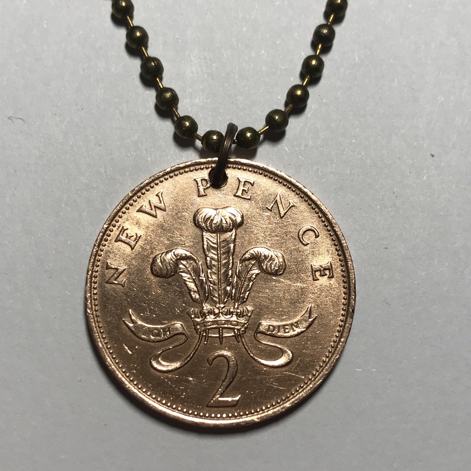 UK 2 Pence Bron Coin Pendant Prince of Wales Plume Welsh Ostrich. Elizabeth. A1