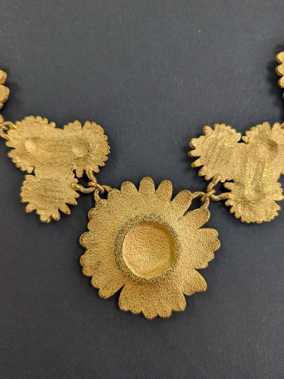 VINTAGE 1990’S? ESCADA FRENCH DESIGNER GOLD TONE ‘DAISY’ NECKLACE
