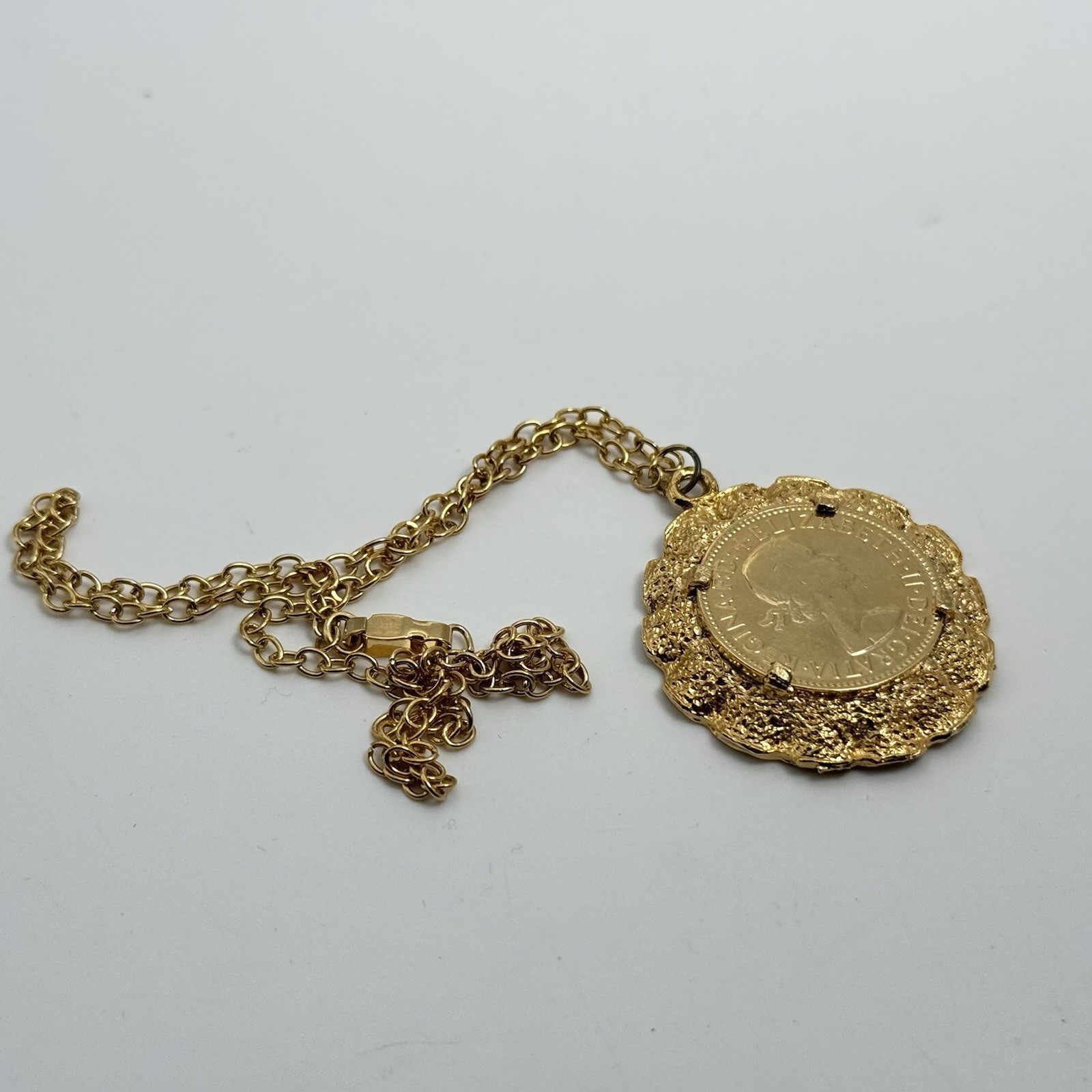 Necklace Vintage Queen Elizabeth II Coin Pendant Gold Tone Medallion Jewellery