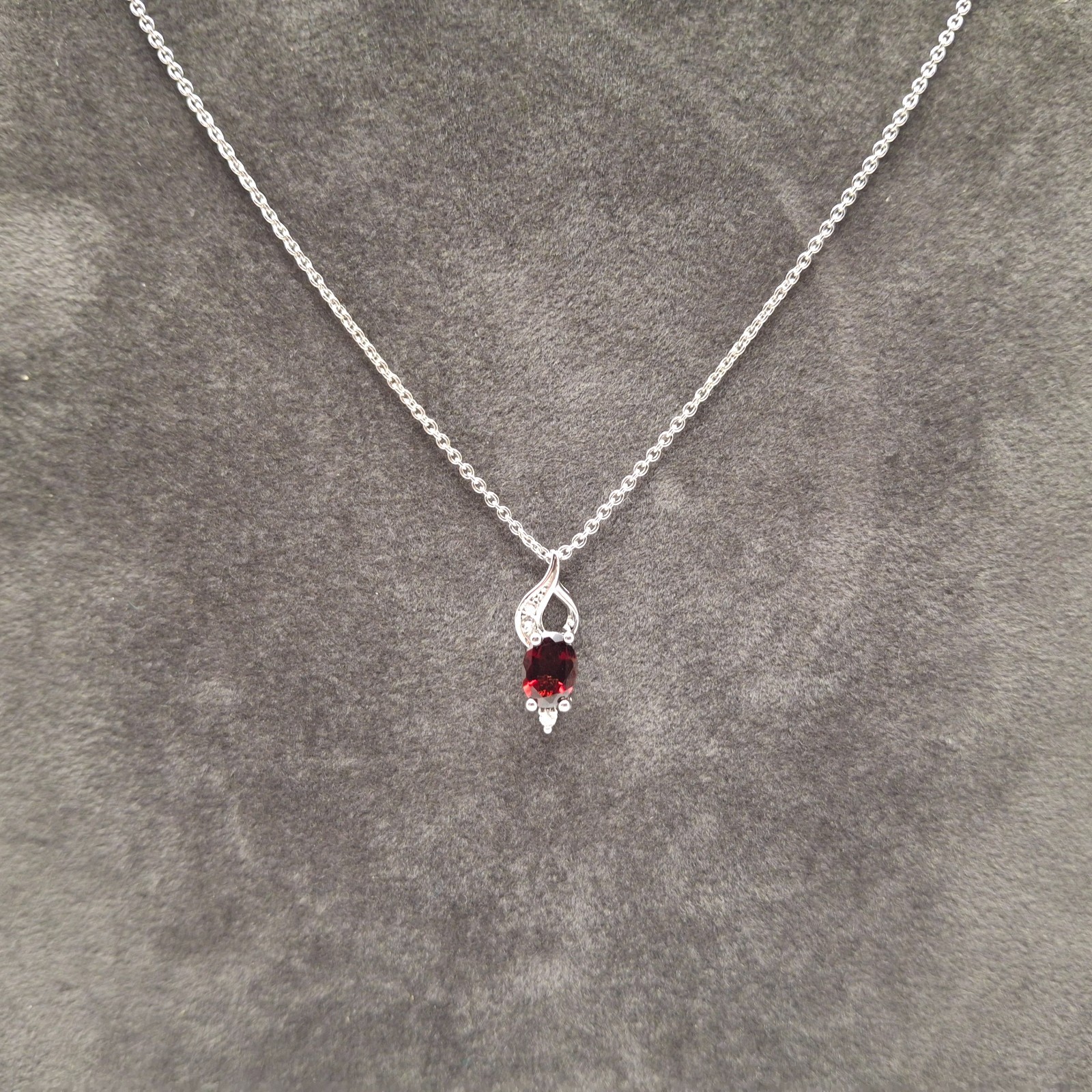 Avon Red Crystal Pendant Necklace Silver Tone Vintage Dainty 46cm