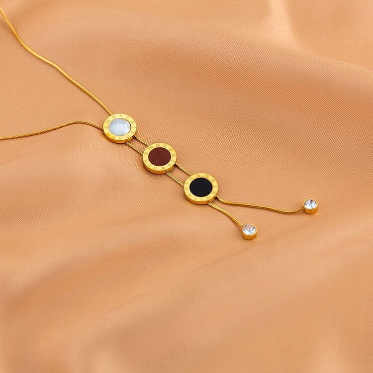 Woman 18K Gold Plated Roman Numeral Mother of Pearl Enamel Round Chain Necklace