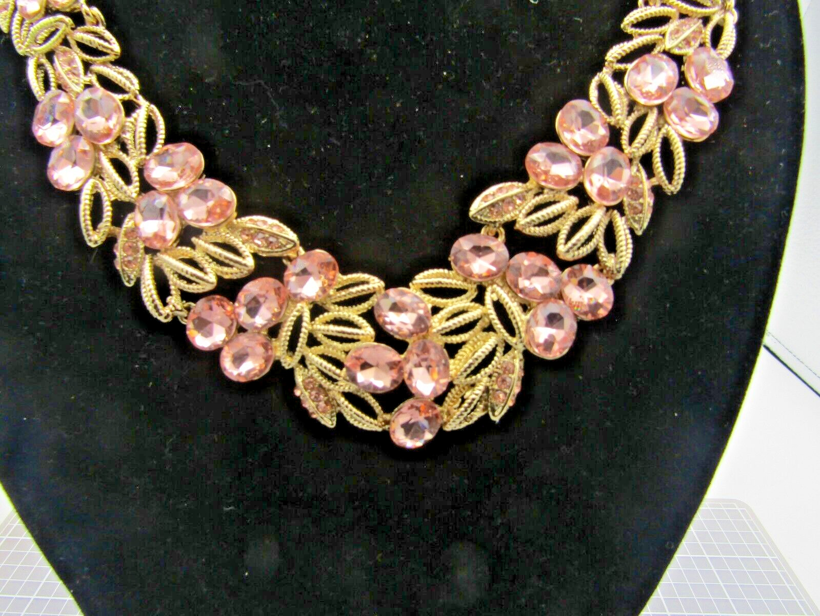 17″ STATEMENT NECKLACE AND EARRING SET GOLD TONE & PINK CRYSTALS NWOT w box