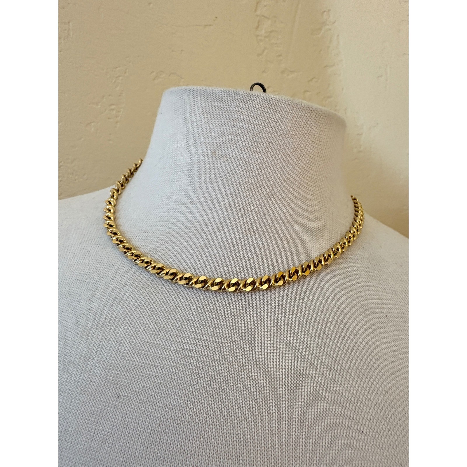 Vintage Gold Tone Cuban Curb Chain Necklace 18 Inch Flat Link Spring Ring Clasp