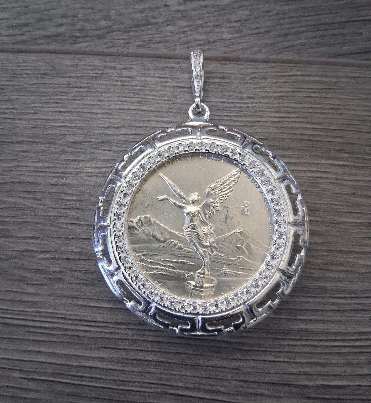 moneda centenario libertad de 1 OZ , moneda y bizel plata 925 plata real MX
