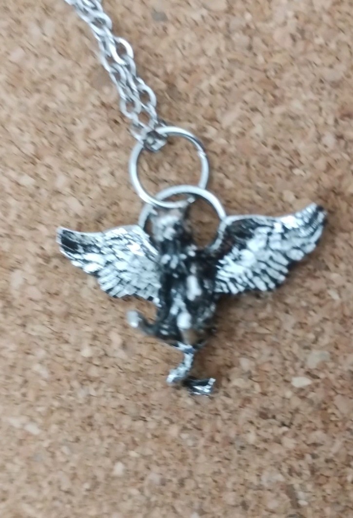 50cm Silver Toned Chain with A Flying Cat Pendant + Freebie. UK Seller (utd9)