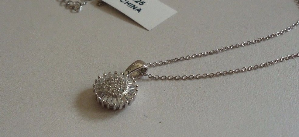 925 STERLING SILVER CLUSTER PENDANT NECKLACE W/ 1 CT LAB DIAMONDS /18”