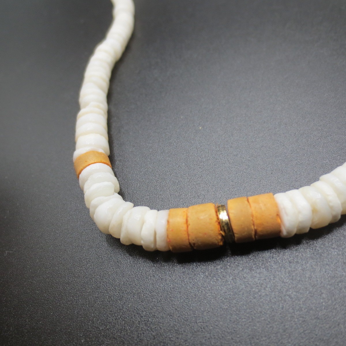 Vtg 1970s Authentic Puka Shell & Unknown Coral Bead Necklace Hawaii Surfer 17″