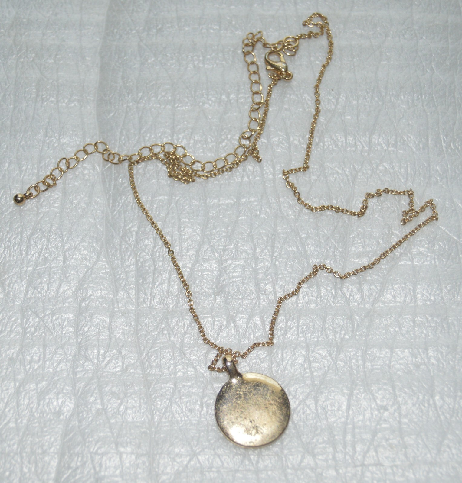 Round Pendant with Clear Settings Gold Tone Necklace 15+ in., Jewelry