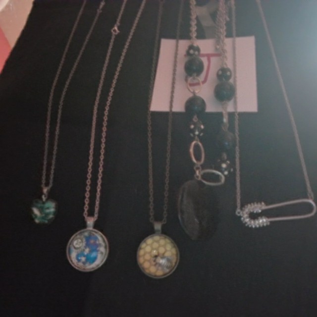 5 NECKLACES AT A GREAT PRICE $13.95