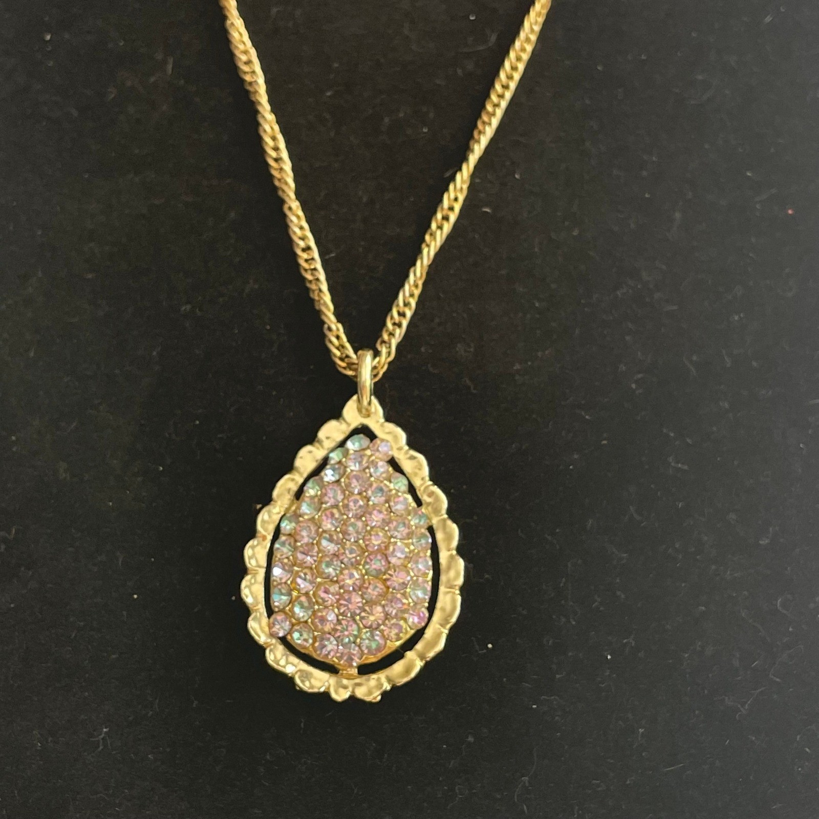 Vintage Gold Tone Aurora Borealis Rhinestone Teardrop Pendant Necklace 26 Inch