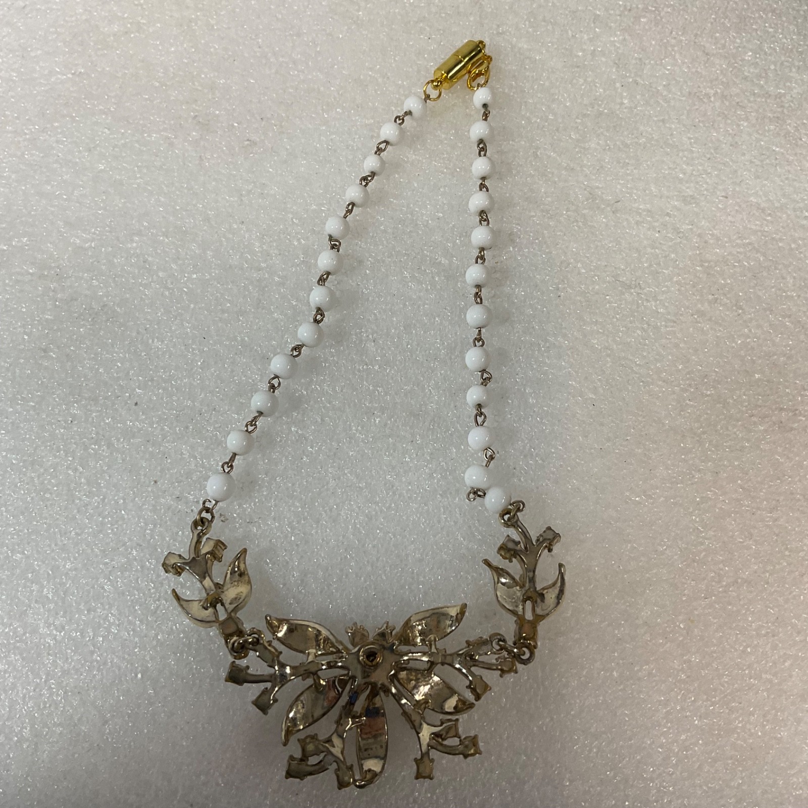 15 in White Bead Floral Rhinestone Bib Necklace Gold Tone Clasp
