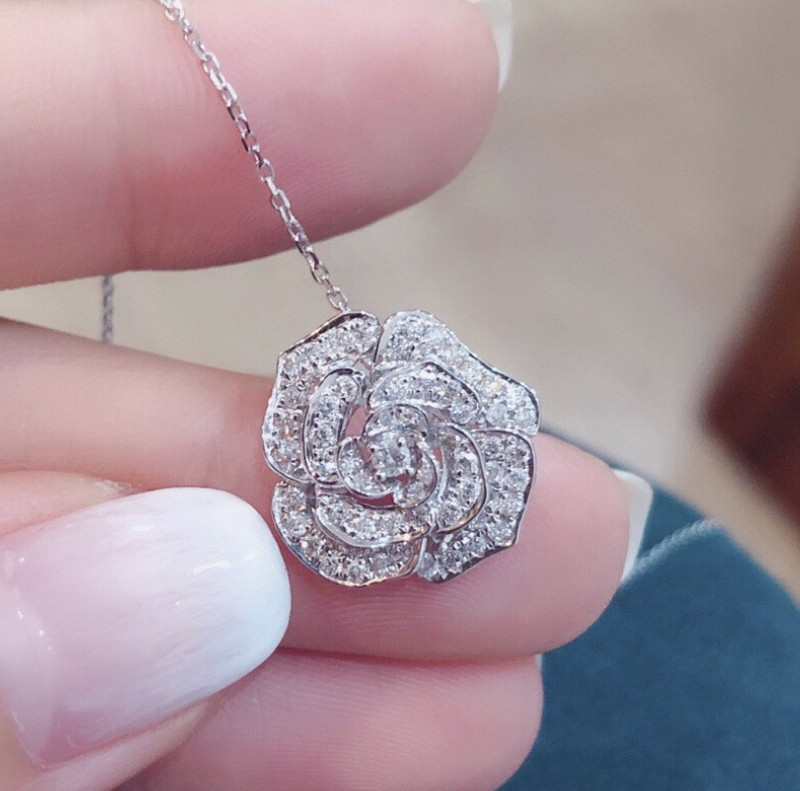 14K White Gold Plated FLOWER NECKLACE Cubic Zircon PENDANT w Chain Gift Box PE24