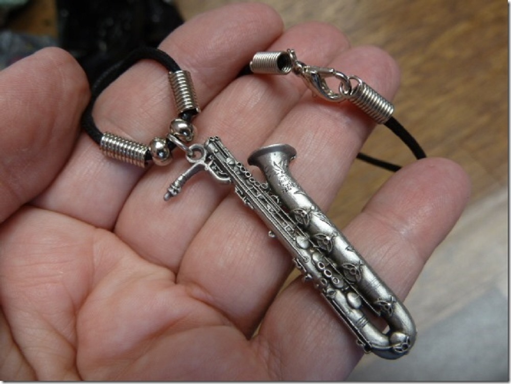 (M-200-F) BARITONE SAXOPHONE NECKLACE pewter PENDANT JEWELRY Selmer Mark VI sax