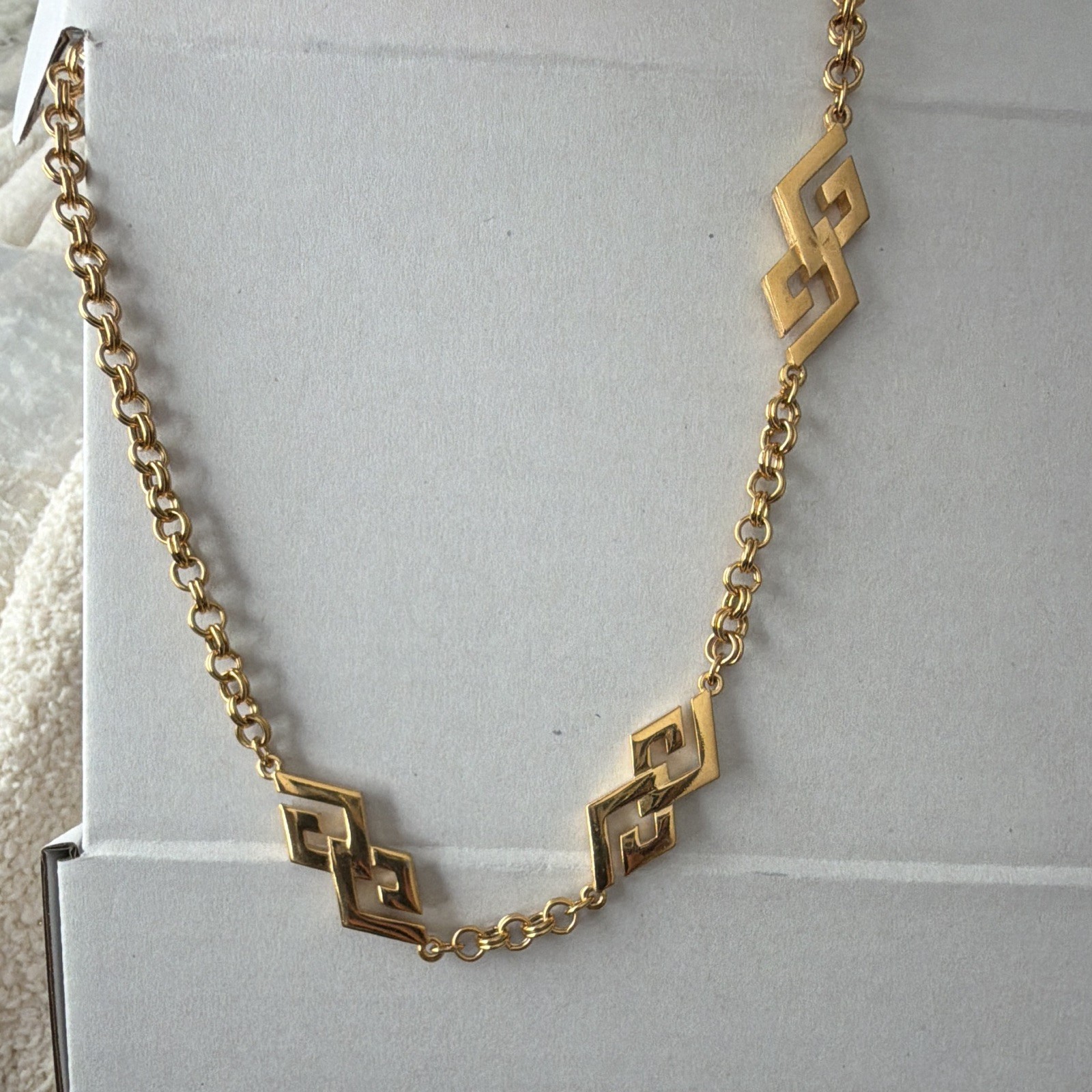 Vintage Givenchy Signed Gold Tone Chain Necklace 4G Logo Foldover Clasp EUC