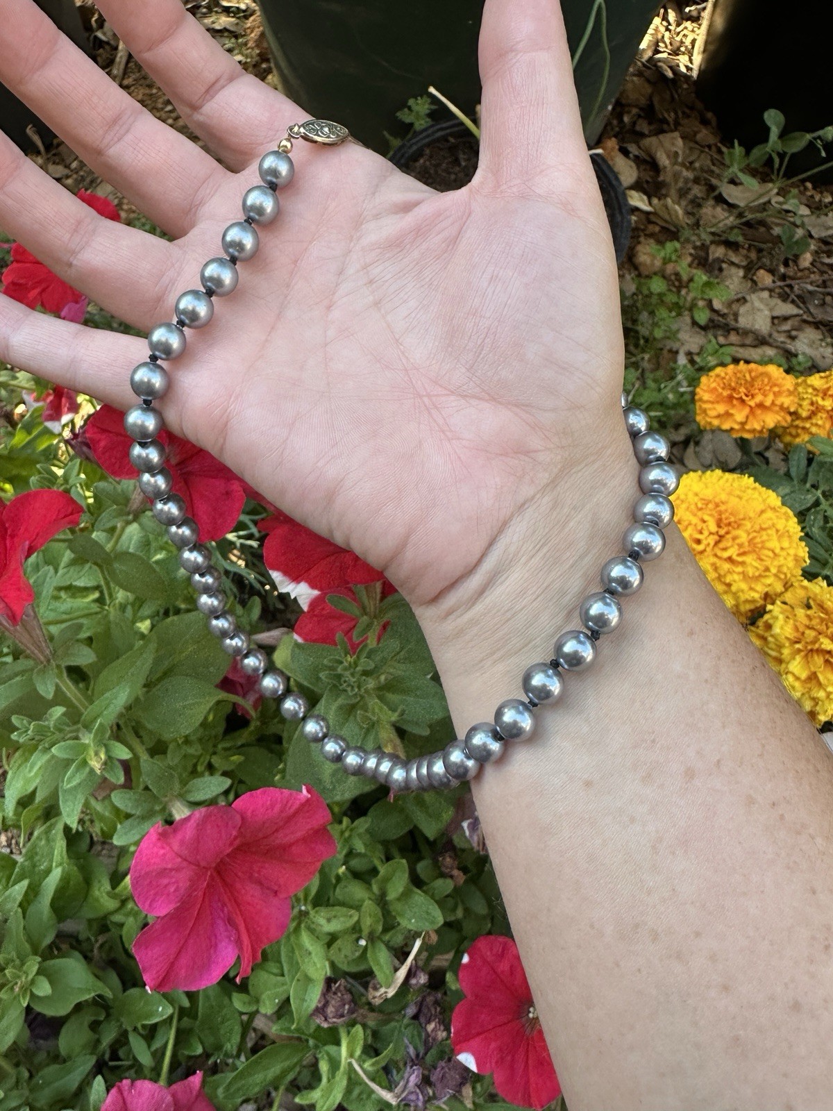 Vintage 1980s Gray Simulated Pearl Beaded Strand Necklace with Oval Charm Clasp