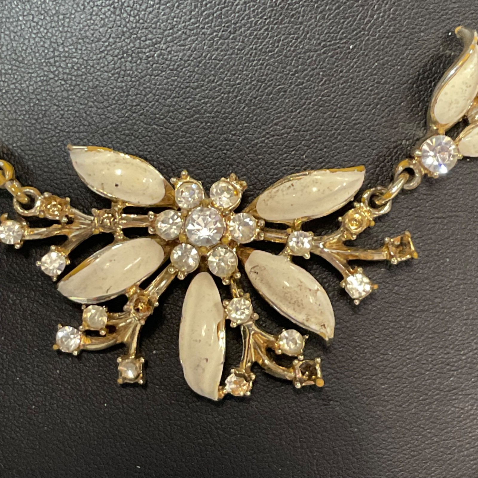 15 in White Bead Floral Rhinestone Bib Necklace Gold Tone Clasp
