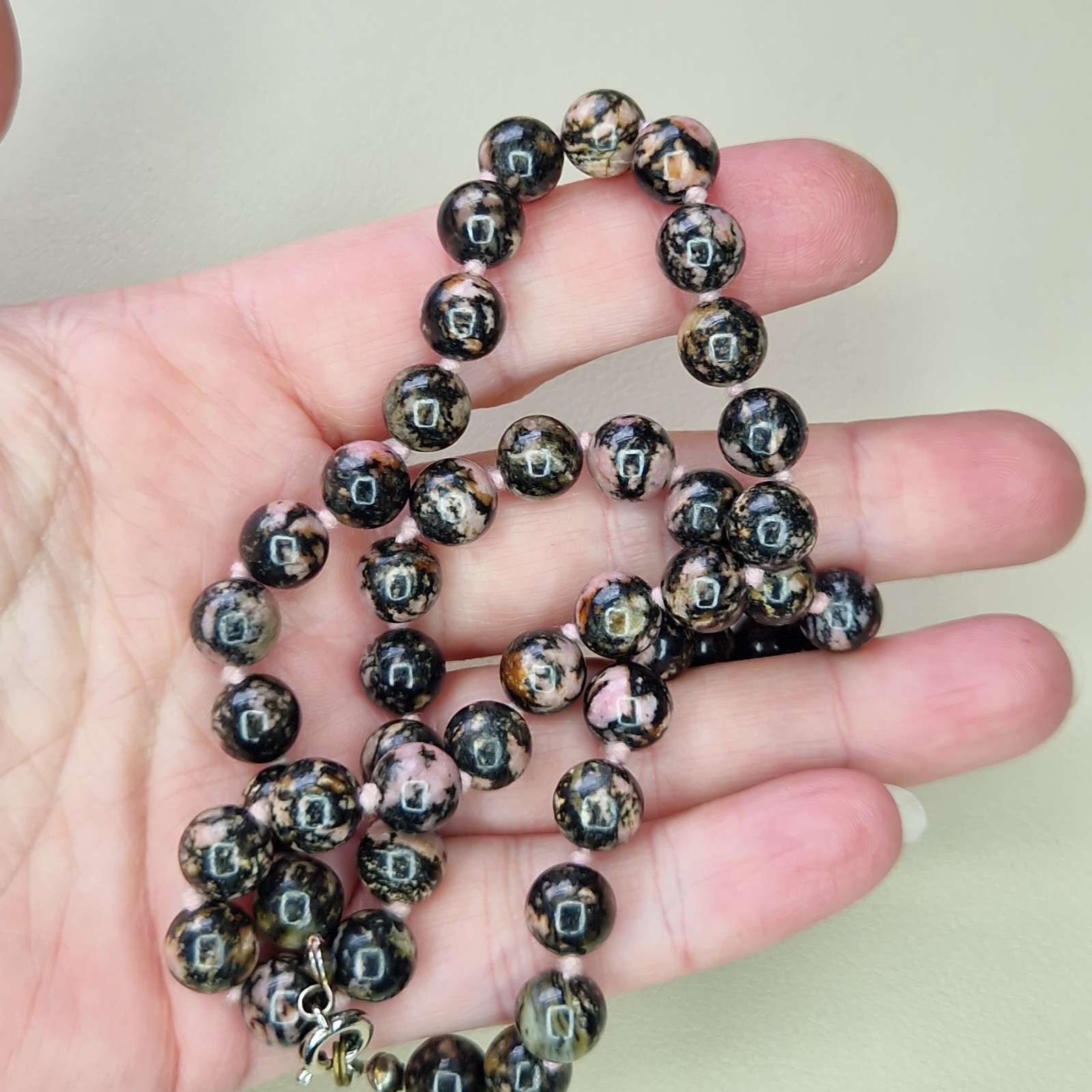 Rhodonite Beaded Necklace Black Lace Pattern Gemstone Healing 46cm Hand-knotted