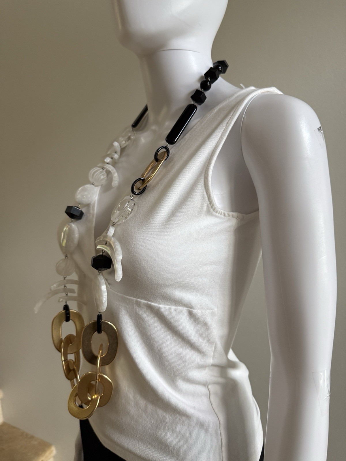 ANGELA CAPUTI Multicolor Long Chain Beaded Resin Necklace