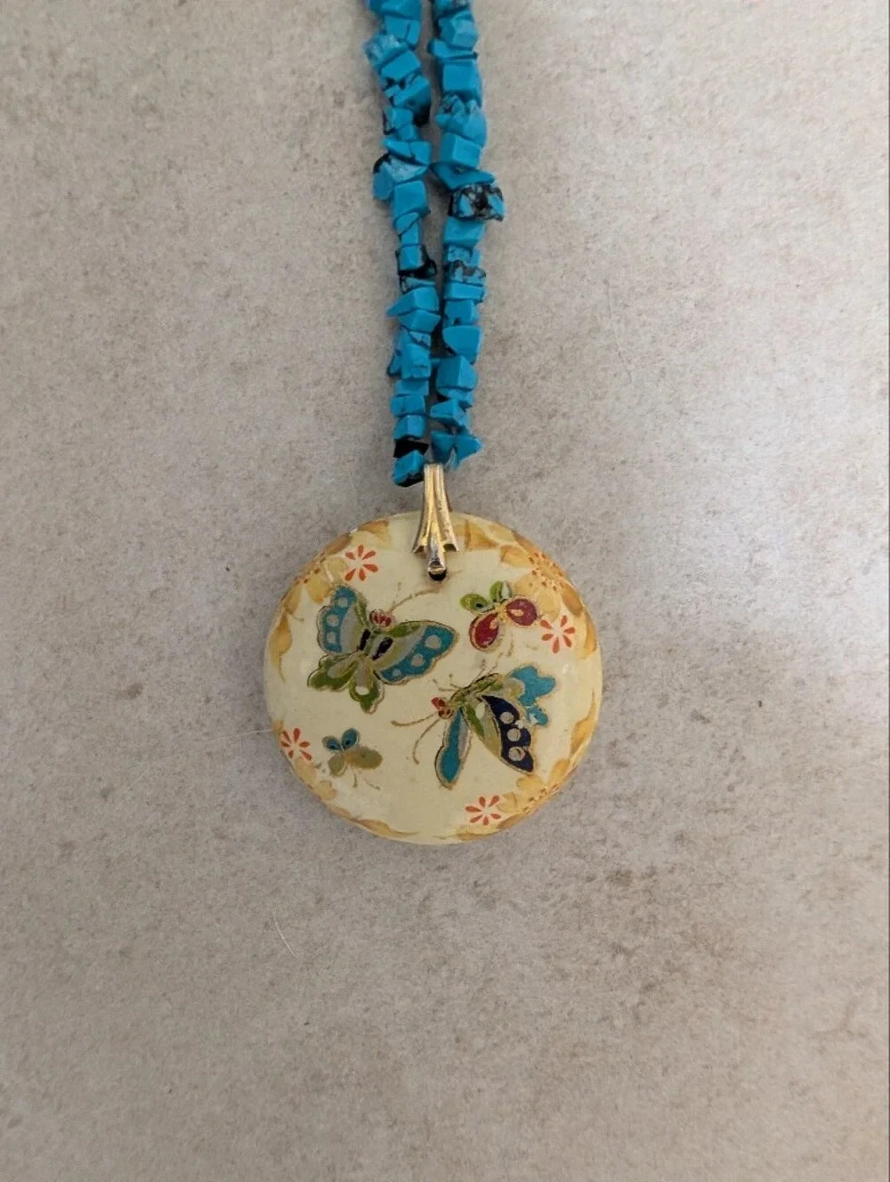 Turquoise Chip Bead Necklace with Floral Pendant – Blue