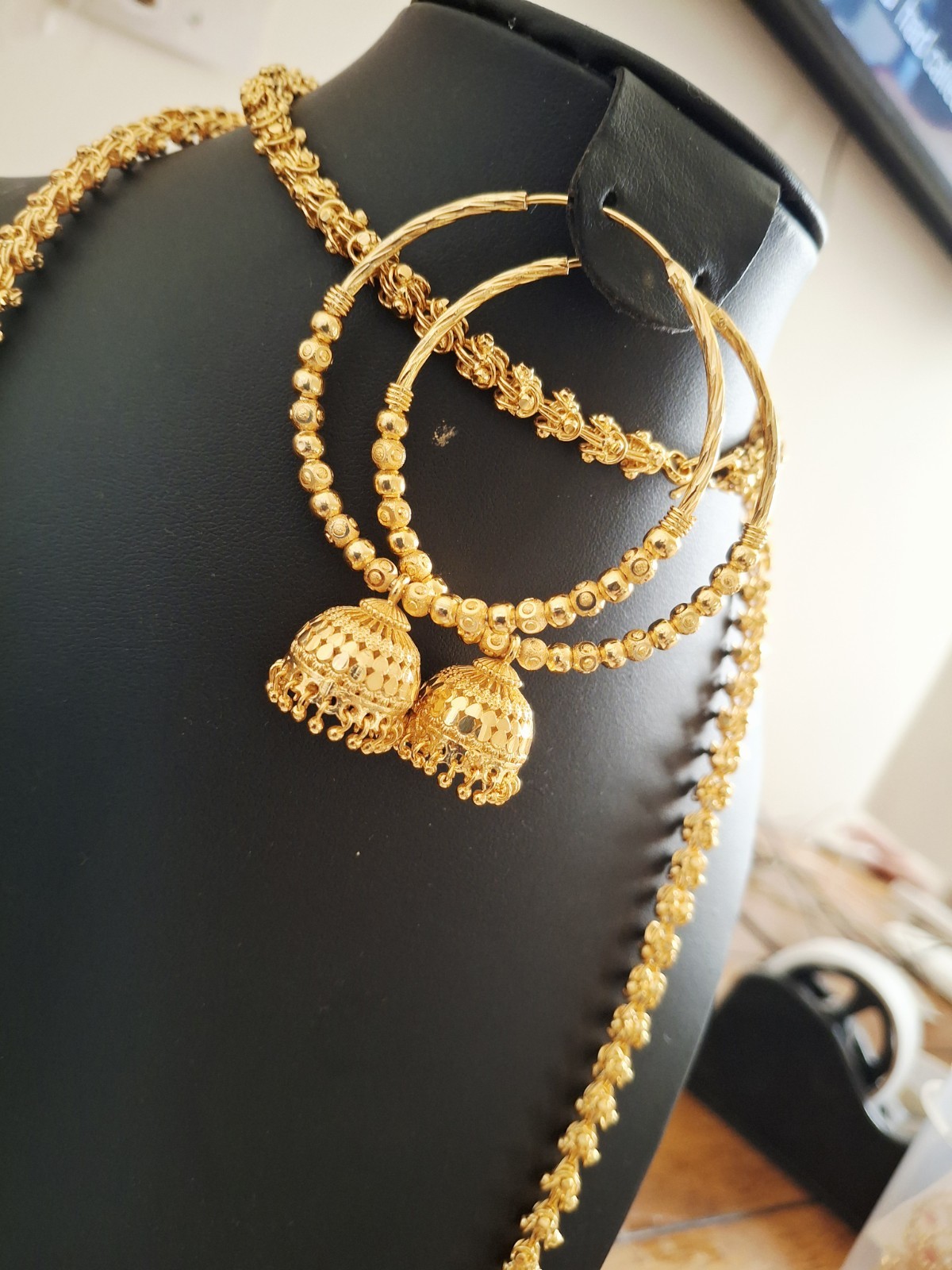 Gold polished high quality daily use hoop with 100cm large necklace malla design