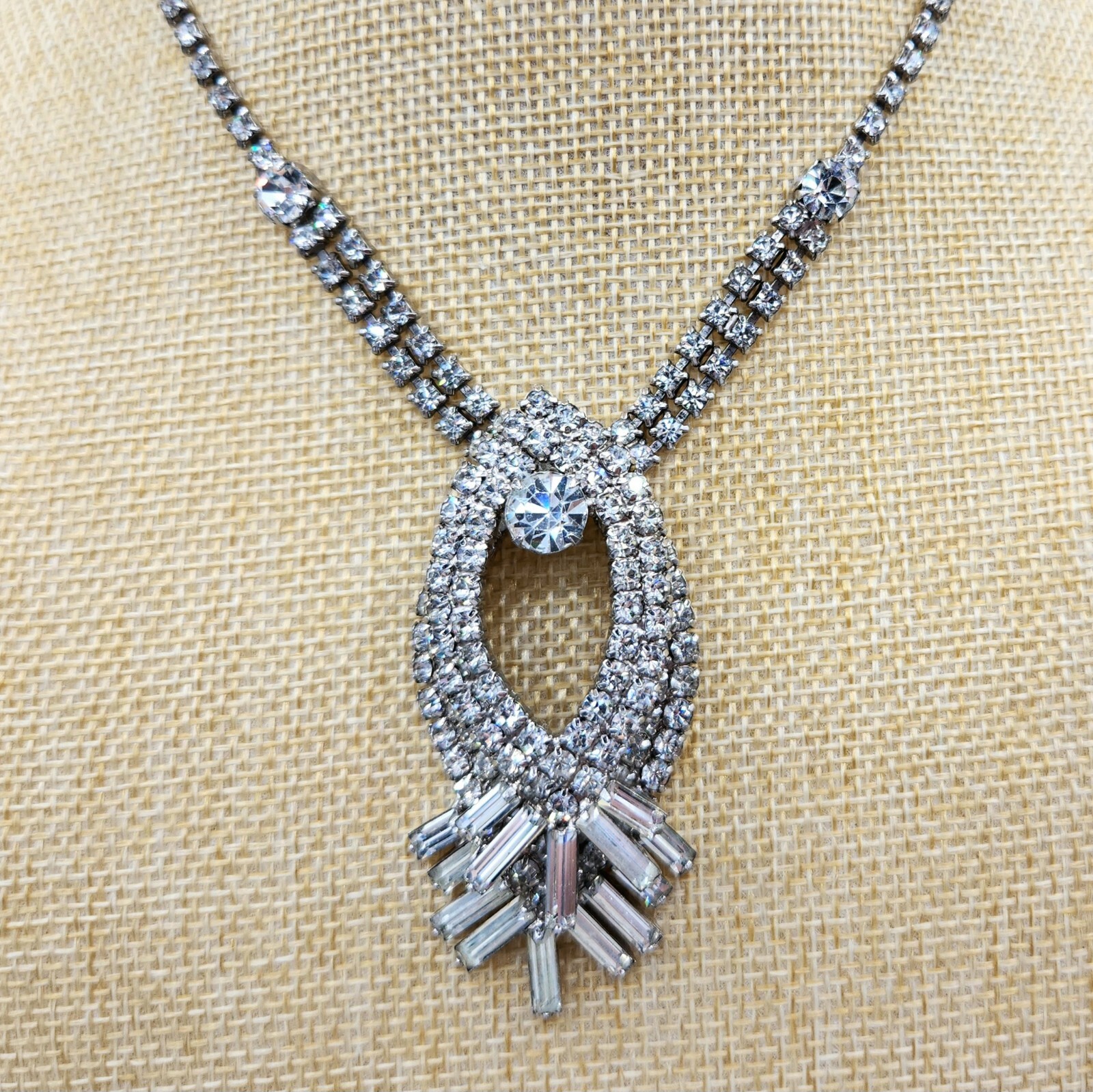 Vintage Unsigned Designer Clear Baguette Chaton Rhinestone Lavalier Necklace 15″